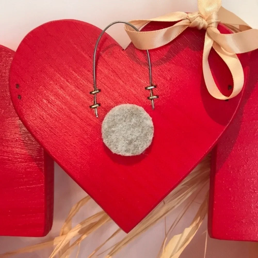 Wooden hangable Heart Wrath. EUC.